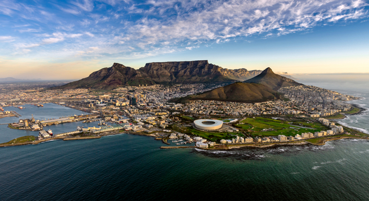 Südafrika Kapstadt aus Flugzeug Foto iStock Alexcpt.jpg